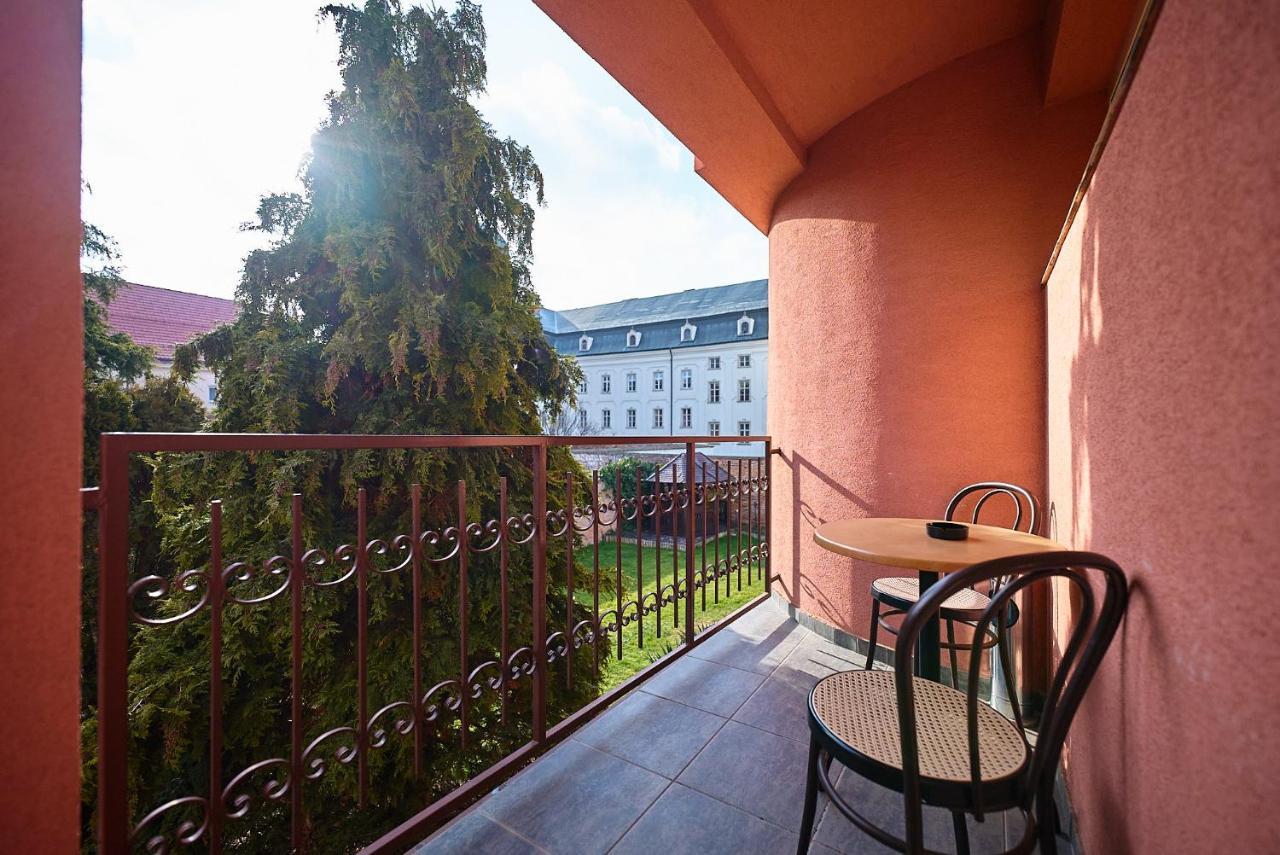 Dependance Patriot Trnava Hotell Eksteriør bilde