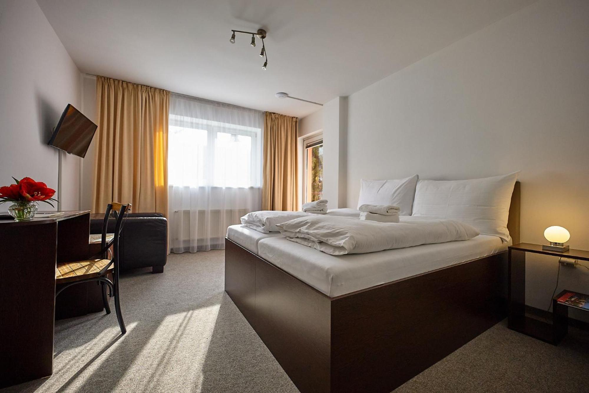 Dependance Patriot Trnava Hotell Eksteriør bilde