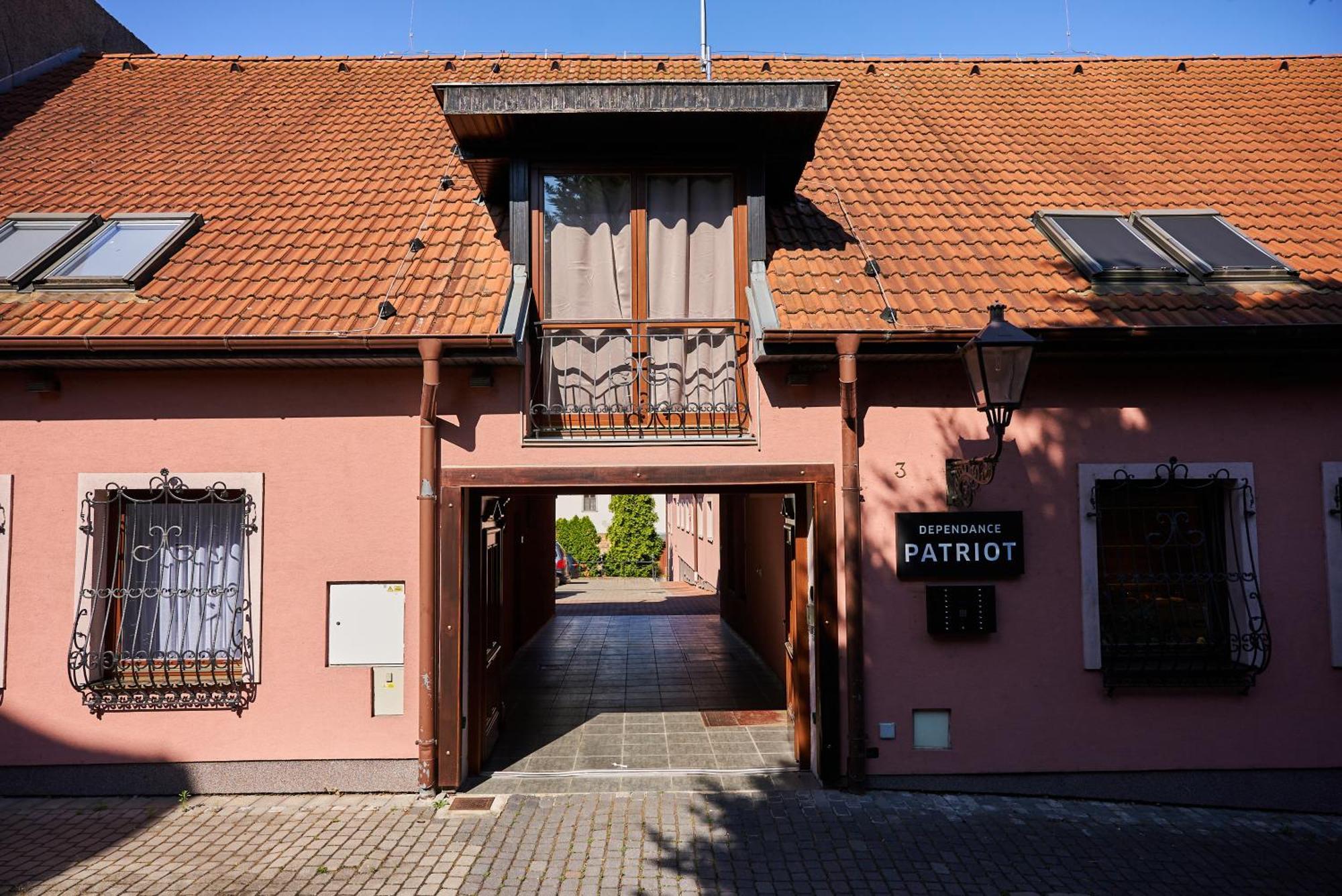 Dependance Patriot Trnava Hotell Eksteriør bilde