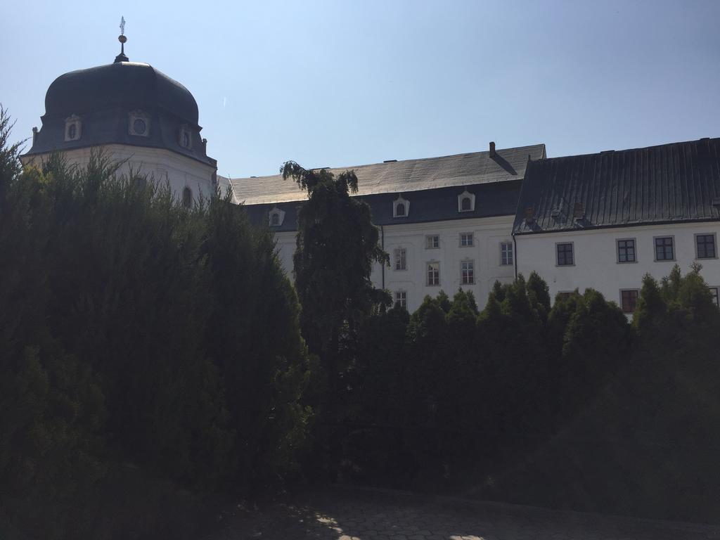 Dependance Patriot Trnava Hotell Eksteriør bilde